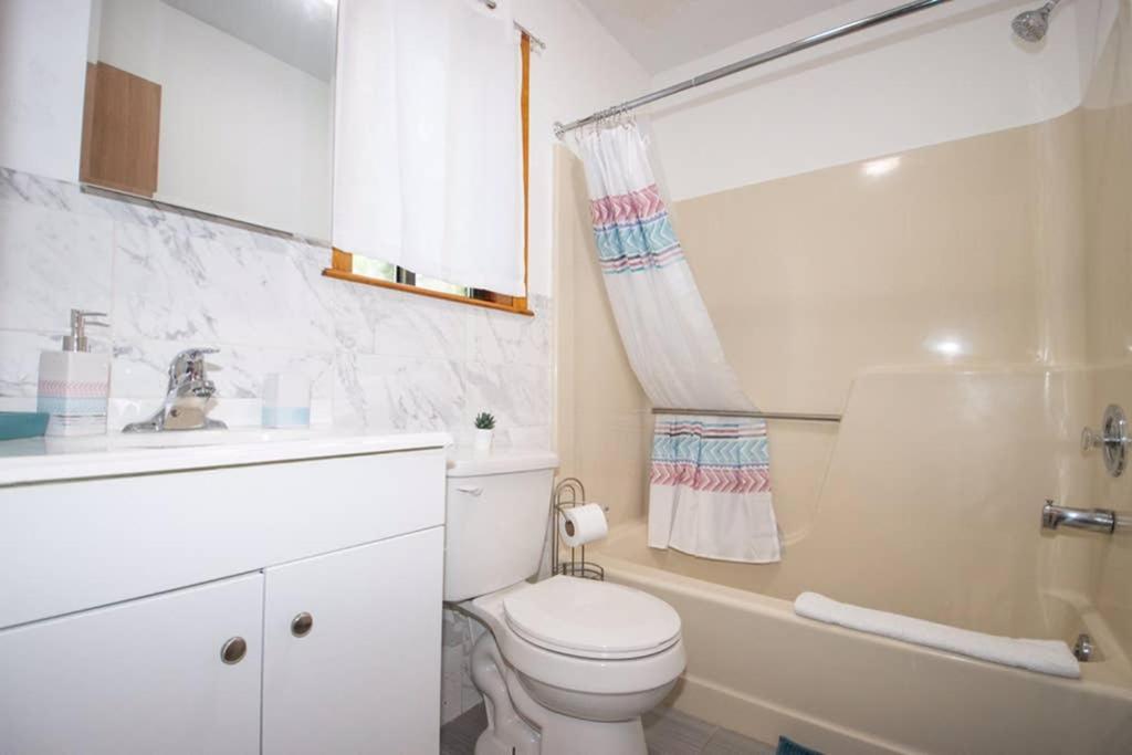 Entire 3 Bedroom Adventure Chalet, Near The Best Of The Poconos East Stroudsburg Dış mekan fotoğraf